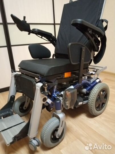 Электрическая инвалидная коляска с вертикализацией