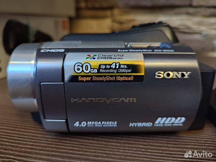 Видеокамера Sony DCR-SR220