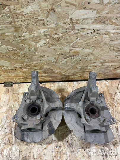 Кулак Вольво S60 левый правый со ступицей