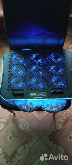 Охлаждающая подставка для ноутбука