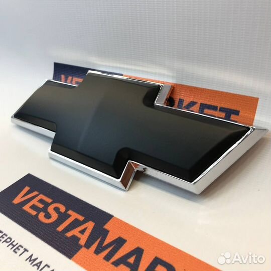 Эмблема Шеви Нива чёрный матовый