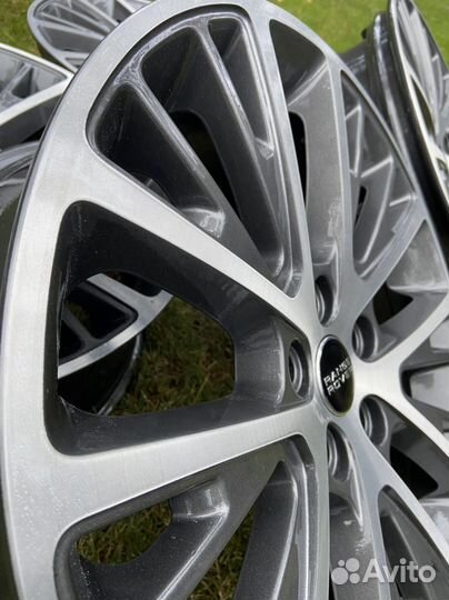 Диски Autobiography Black Edition на Range Rover