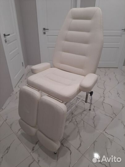 Педикюрное кресло, кушетка