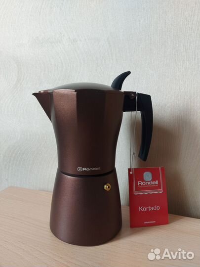 Гейзерная кофеварка Rondell Kortado, 9 чашек
