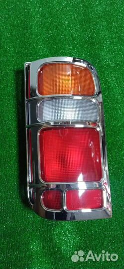 Hiace 89-05 хром накладки задних фонарей пара