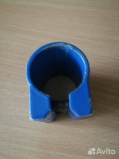 Зажим для трюкового самоката