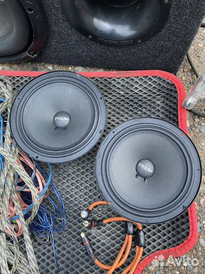 Сабвуфер, динамики, усилители и проводка