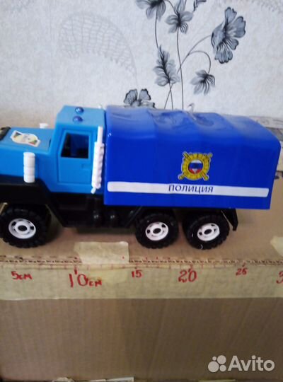 Игрушки машины пакетом