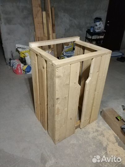 Станок для дойки коз и кормушки