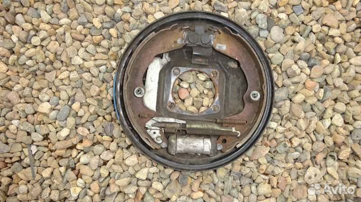 Тормозной механизм задний левый Toyota Voltz