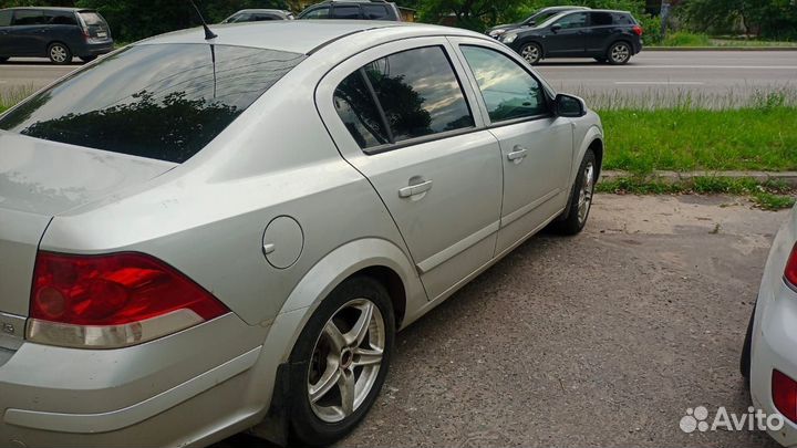 Opel Astra 1.6 МТ, 2008, 2 600 км