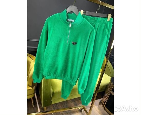 Костюм спортивный