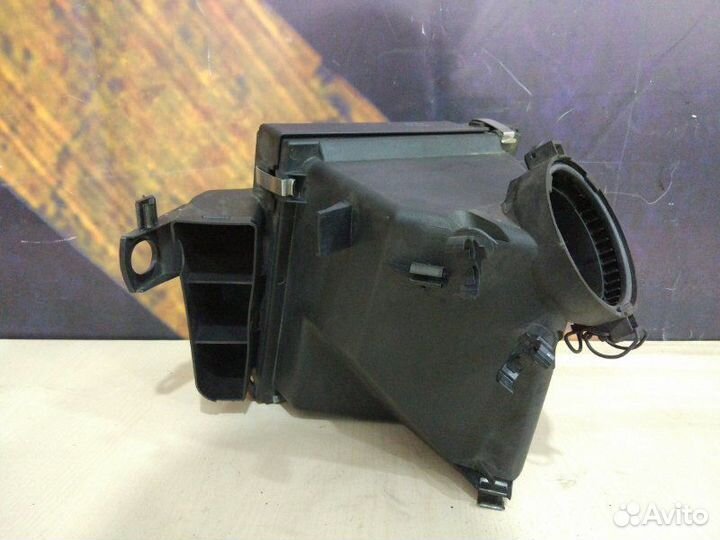 Корпус воздушного фильтра Audi Allroad C5 BES 2003