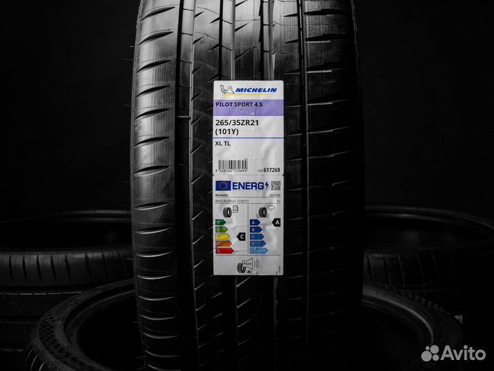 Michelin Pilot Sport 4 S 265/35 R21 и 295/30 R21