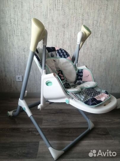 Детское кресло-качалка с обеденным столом