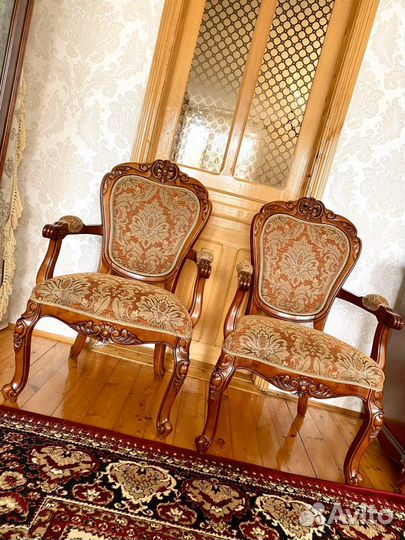 Итальянская гостиная деревянная