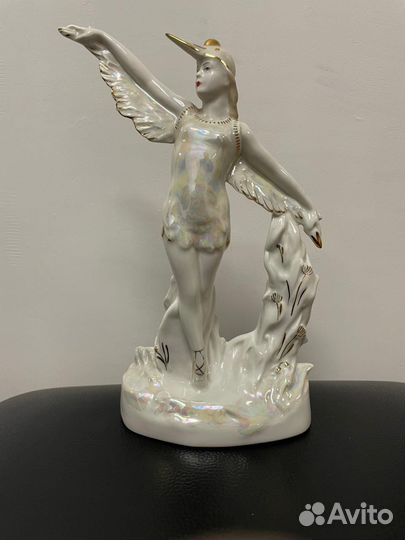 Балерина девушка-Аист Фарфоровая статуэтка