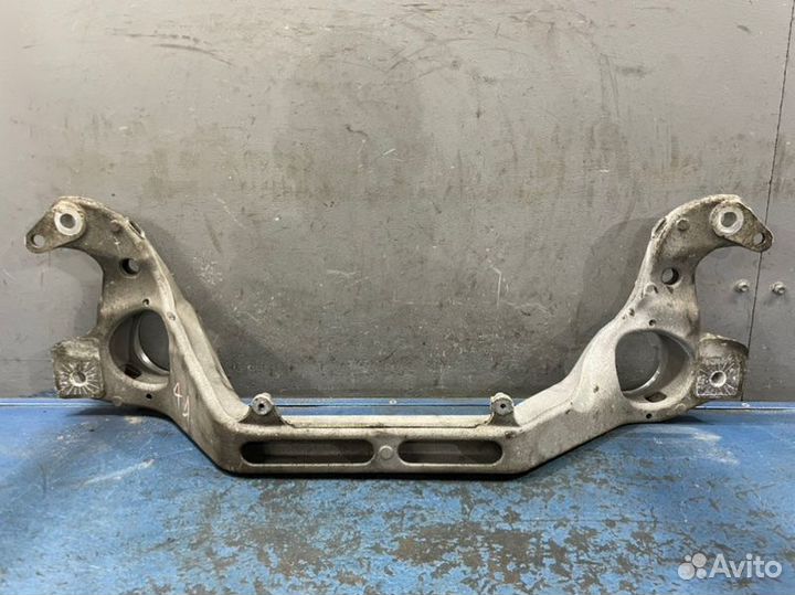 Подрамник передний Volkswagen Touareg GP