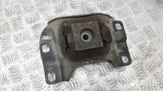 Подушка кпп mazda 3 1 (HBR14DW01)