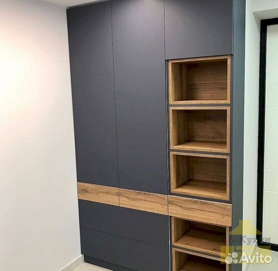 Шкаф с зеркалом