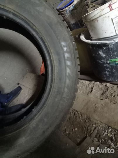 Bridgestone Blizzak Spike-01 225/65 R17