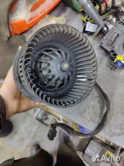 Моторчик печки Renault Logan, Sandero Largus