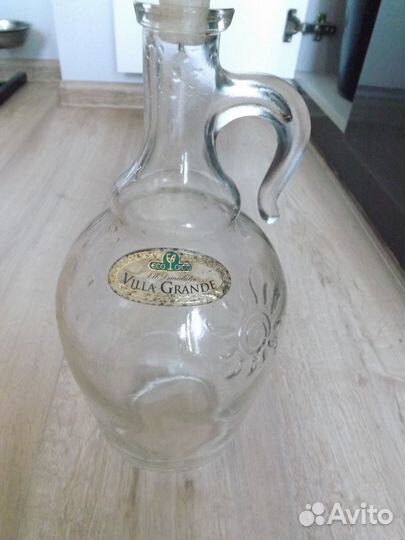 Бутыль под вино 2 л.этикетка-villa granth