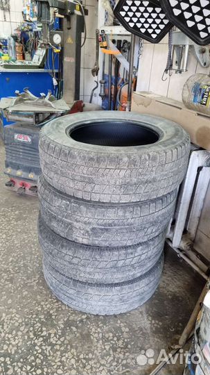 Bridgestone Blizzak VRX 215/65 R16 98S