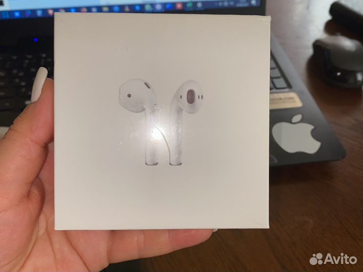 Беспроводные наушники apple airpods