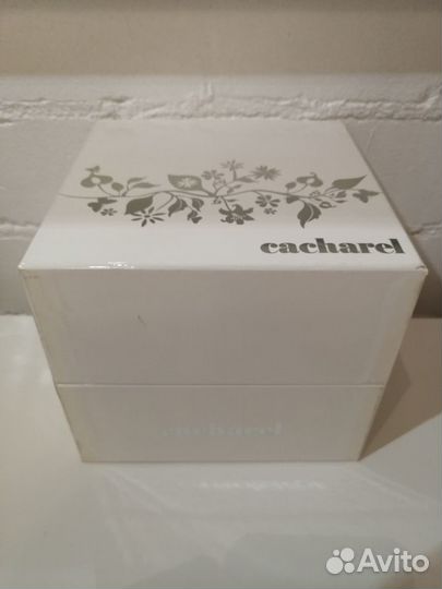 Коробки Shiseido,Clarins,Gucci,Cacharel