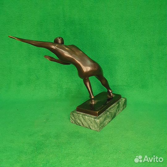 Статуэтка из бронзы Конькобежец. Модерн. Спорт