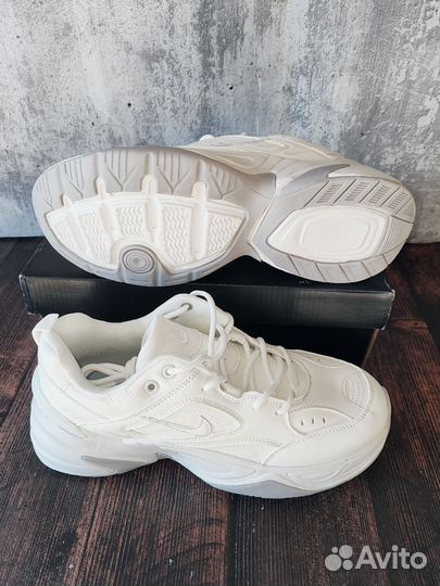 Кроссовки белые Nike M2K Tekno