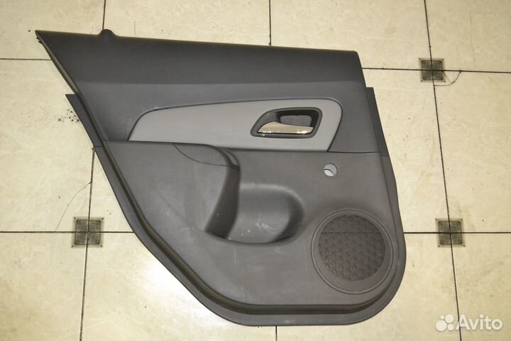 Обшивка двери задняя левая Chevrolet Круз