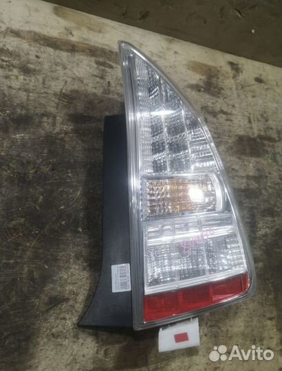 Стопы комплект Toyota Prius zvw30 диодные