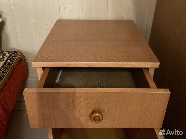 Тумба прикроватная