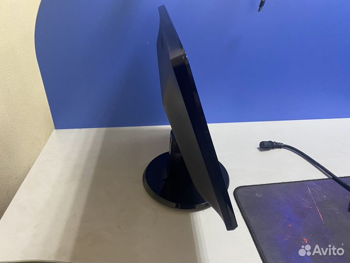 Монитор Philips 19