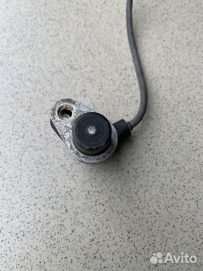 Датчик коленвала bosch 0261210218