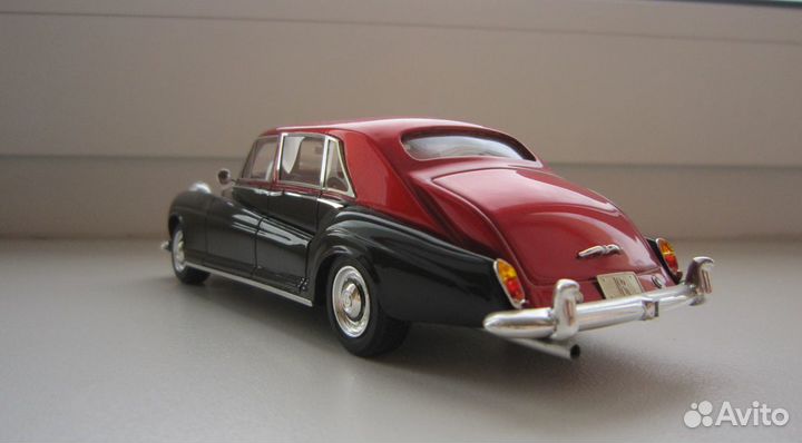 1/43 1962 Rolls Royce Phantom V James Young PV22