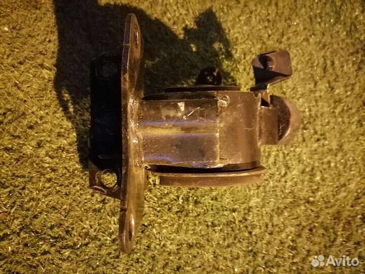 Опора двигателя (подушка двс) левая 12372-0H080 To