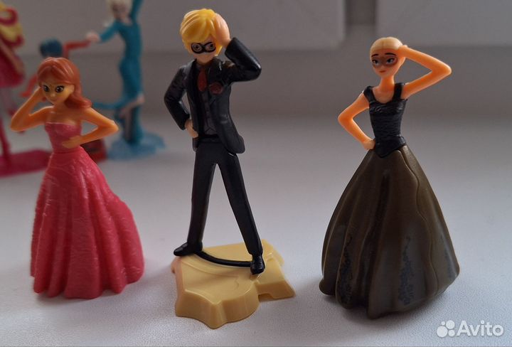 Фигурки киндер леди баг барби эльза