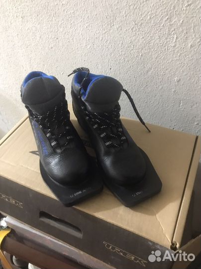 Лыжные ботинки