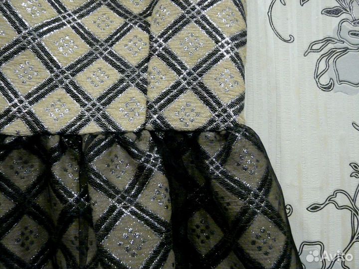 Платье коктейльное мини блестящее с люрексом