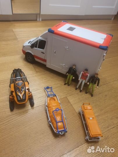 Детские игрушки скорая помощь bruder+ человечки