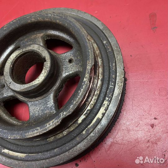 Шкив коленвала 123032J200 Nissan Liberty (M12)