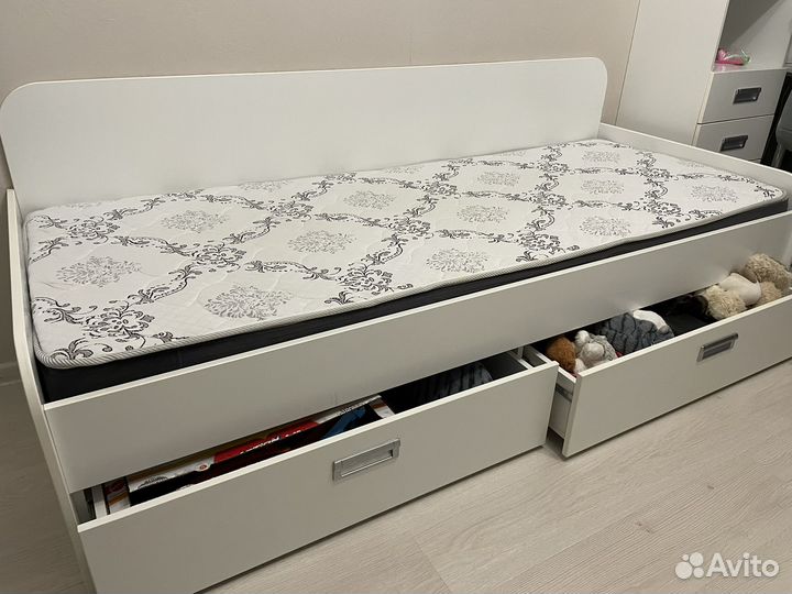 Кровать односпальная с матрасом бу