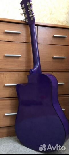 Акустическая гитара