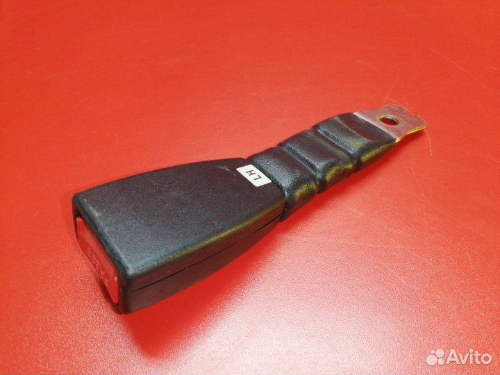 Ответная часть ремня безопасности передняя левая