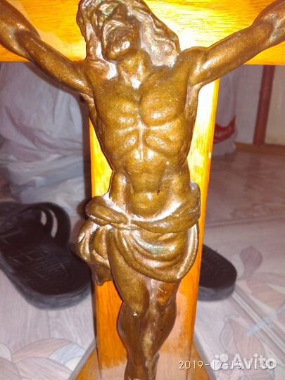 Крест с Иисусом