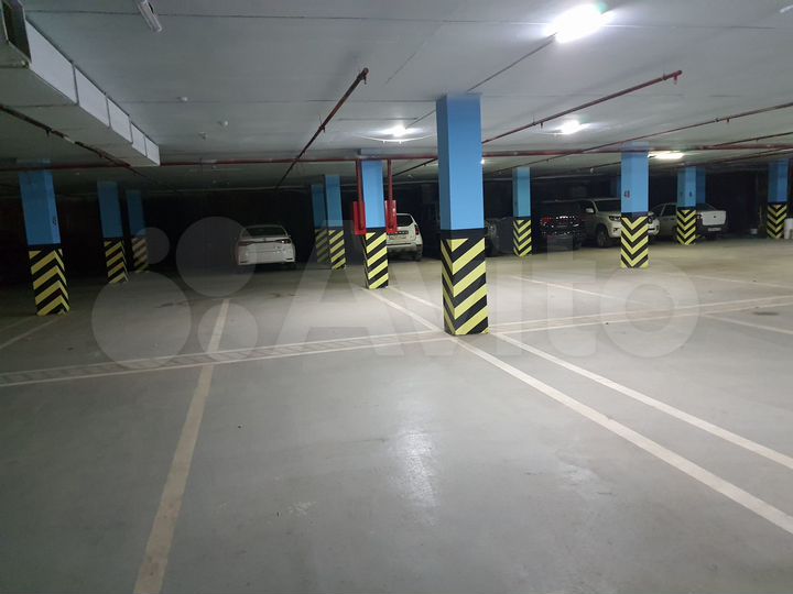 Машиноместо, 18 м²