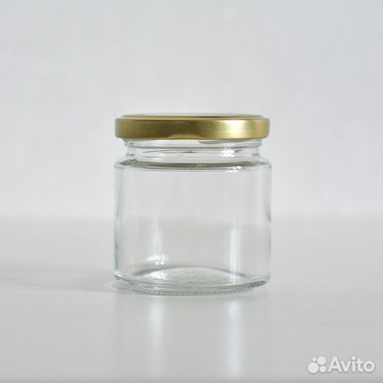 Набор банок с крышками